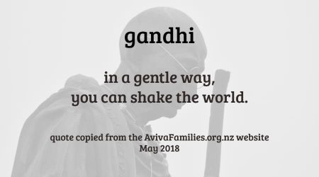 24 - gandhi 900